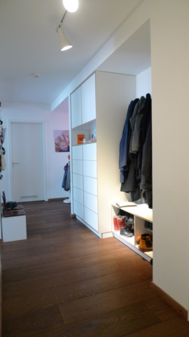 Garderobe-Multiplex-weiß