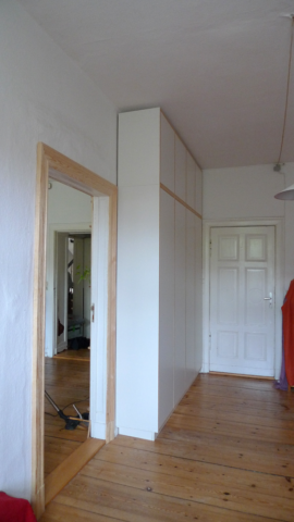 Kleiderschrank-geringe-Tiefe-(2)